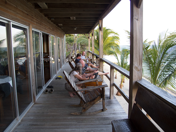 %_tempFileName2014-02-10_05_Utila_Deep_Blue_Resort-3%