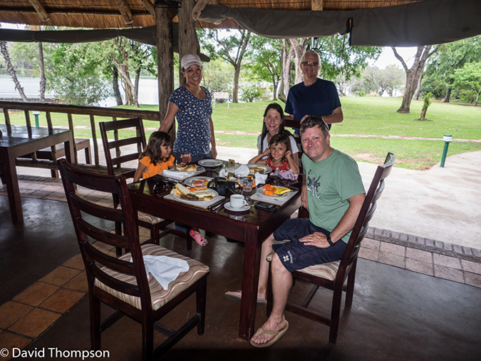 %_tempFileName2015-12_14_01_AZambazi_River_Lodge-131107%