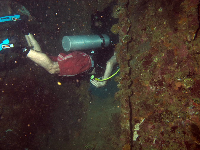 2011-10-22 - Okikawa Maru Tanker Wreck Sangat Island (7)