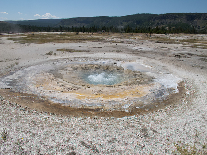 %_tempFileName2013-08-05_5_Geyser_Basin_Overlook_Yellowstone_NP-21%