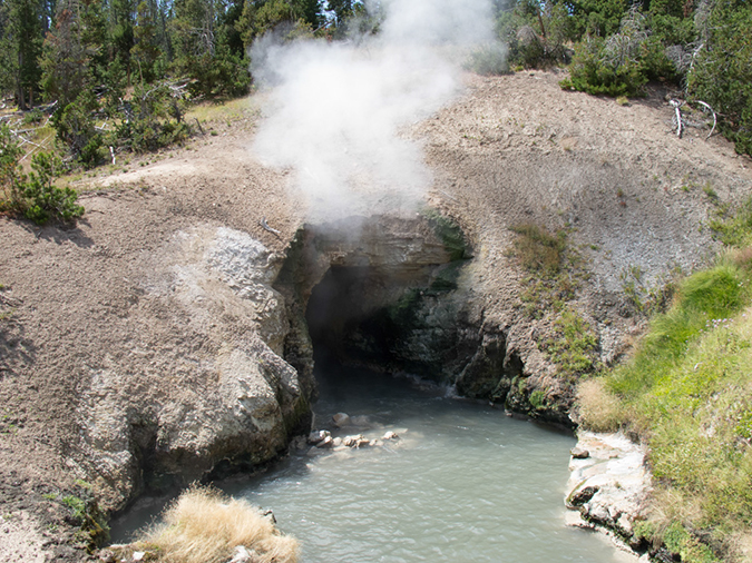 %_tempFileName2013-08-06_4_Mud_Volcano_Yellowstone_NP-2%